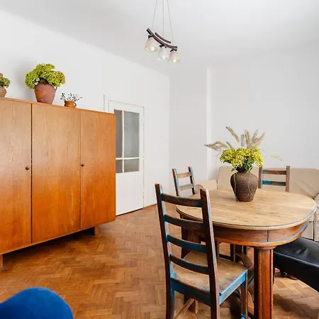 Interesting Design Great Location Dobra Street